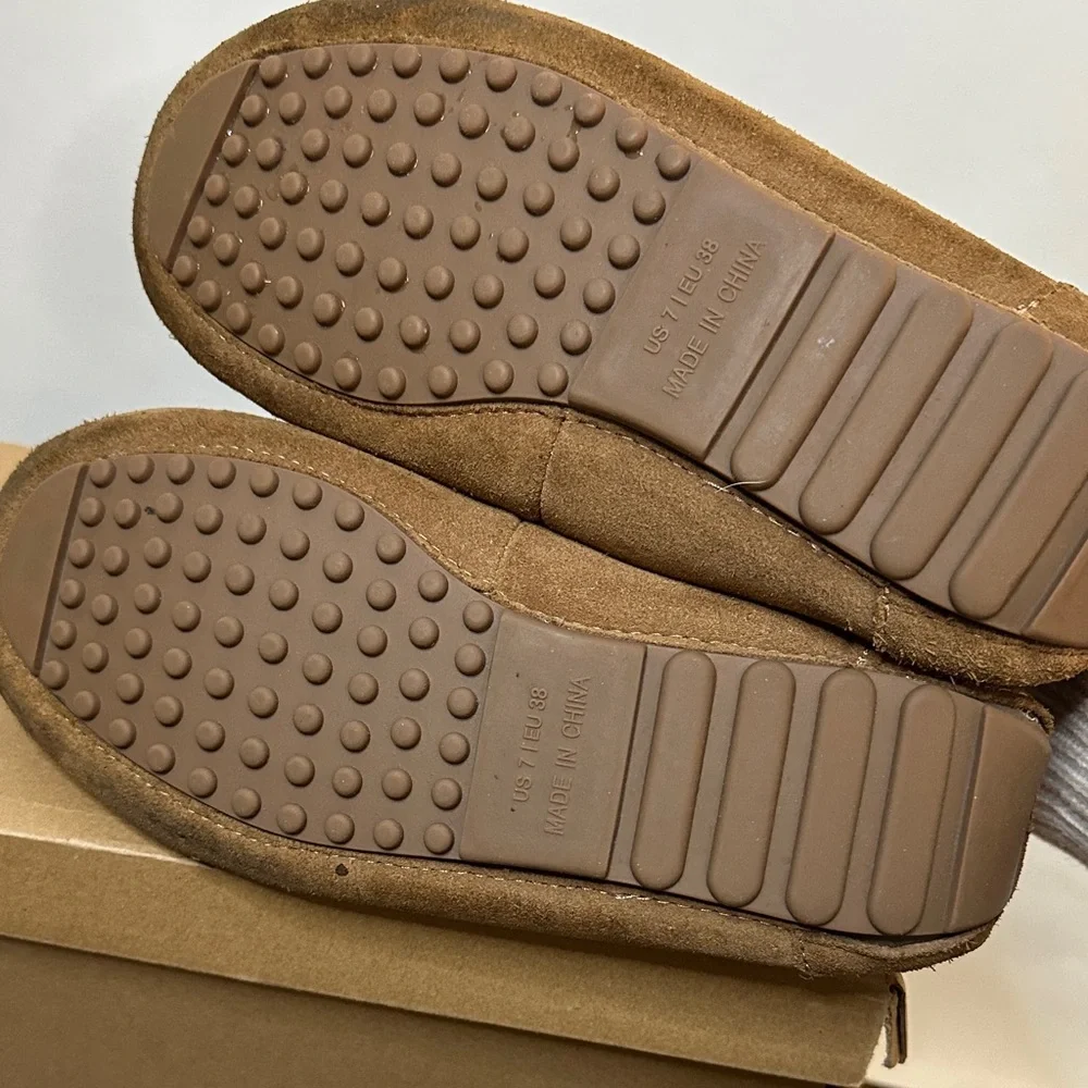 Quince Moccasin sheepskin slipper - Picture 2 of 5